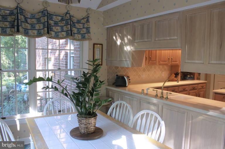 181 McGuire Road Winchester, VA 22603 - Photo 1 of 30 Interior (General)
