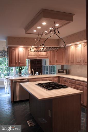 181 McGuire Road Winchester, VA 22603 - Photo 11 of 30 Kitchen