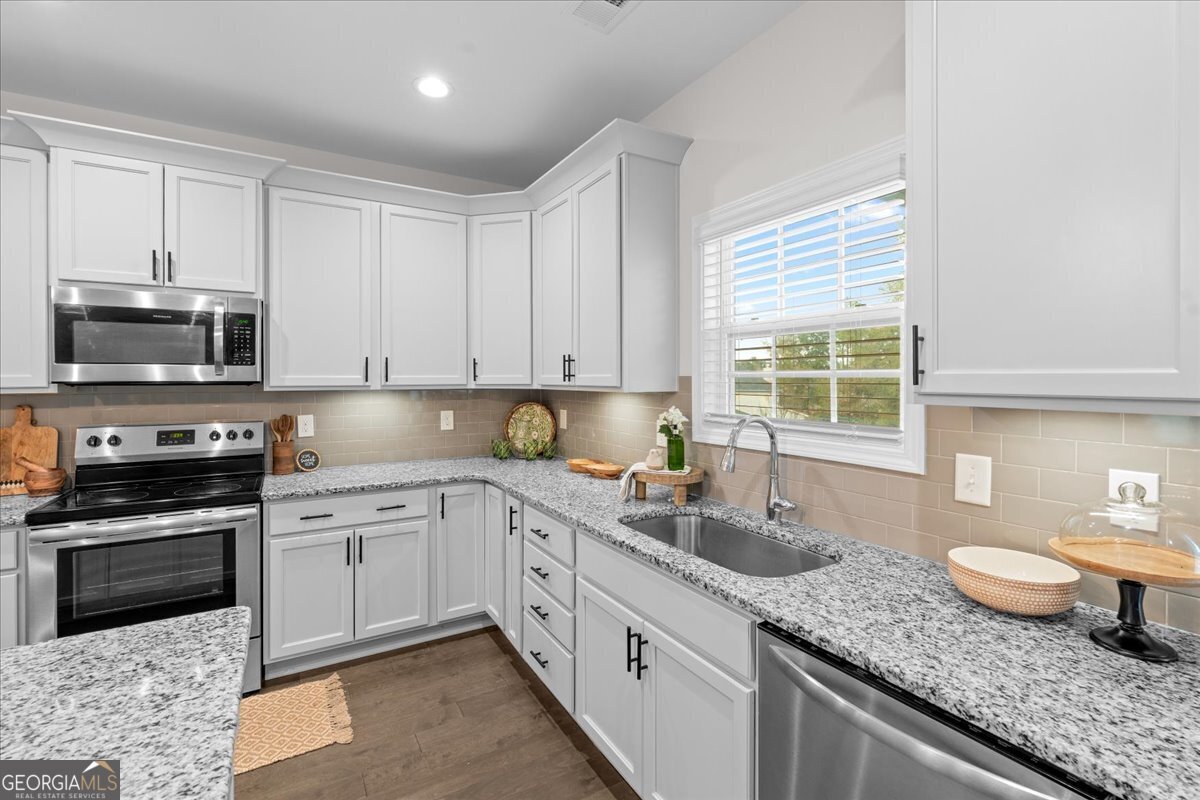 126 West River Cane Run Perry, GA 31069 - Photo 13 of 36