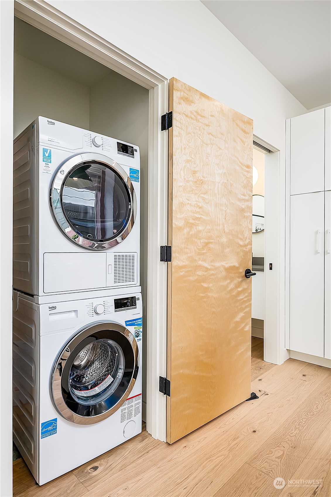 916 North 100th Street, Unit B Seattle, WA 98133 - Photo 8 of 19 a utility room with dryer and washer