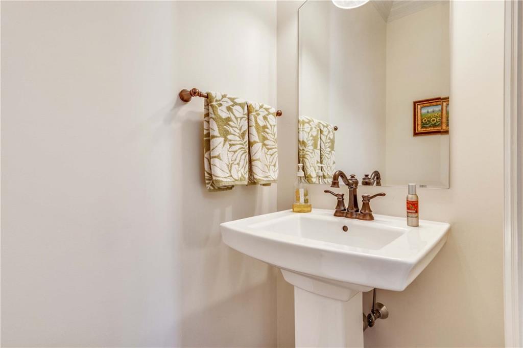 89 Shenot Road Wexford, PA 15090 - Photo 5 of 25 Gallery Image 5