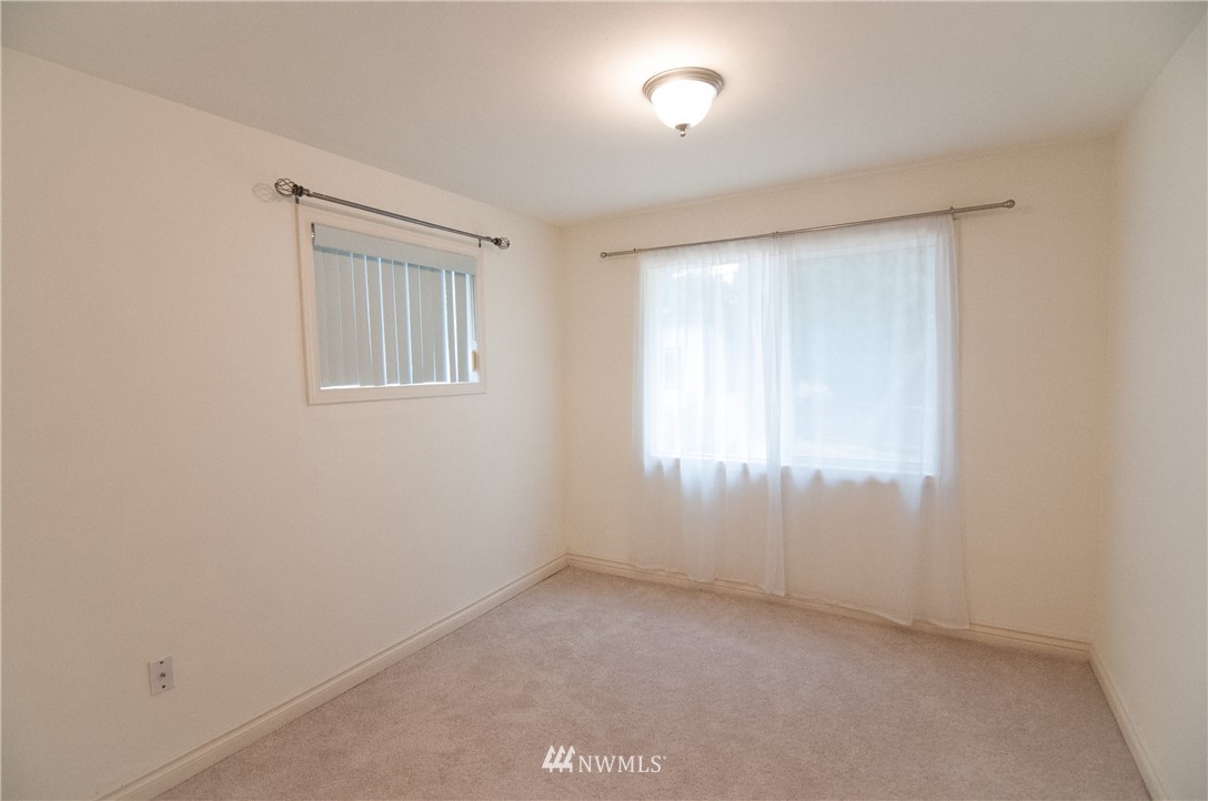 3404 Northeast 6th Street Renton, WA 98056 - Photo 12 of 15