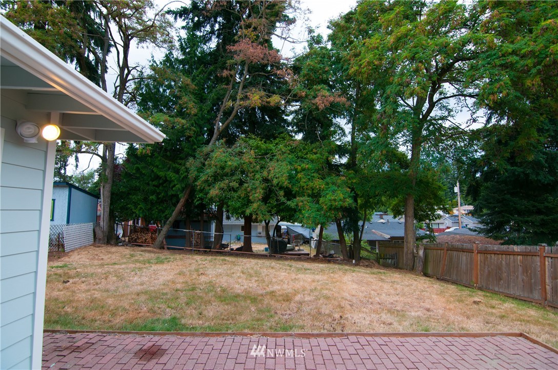 3404 Northeast 6th Street Renton, WA 98056 - Photo 5 of 15