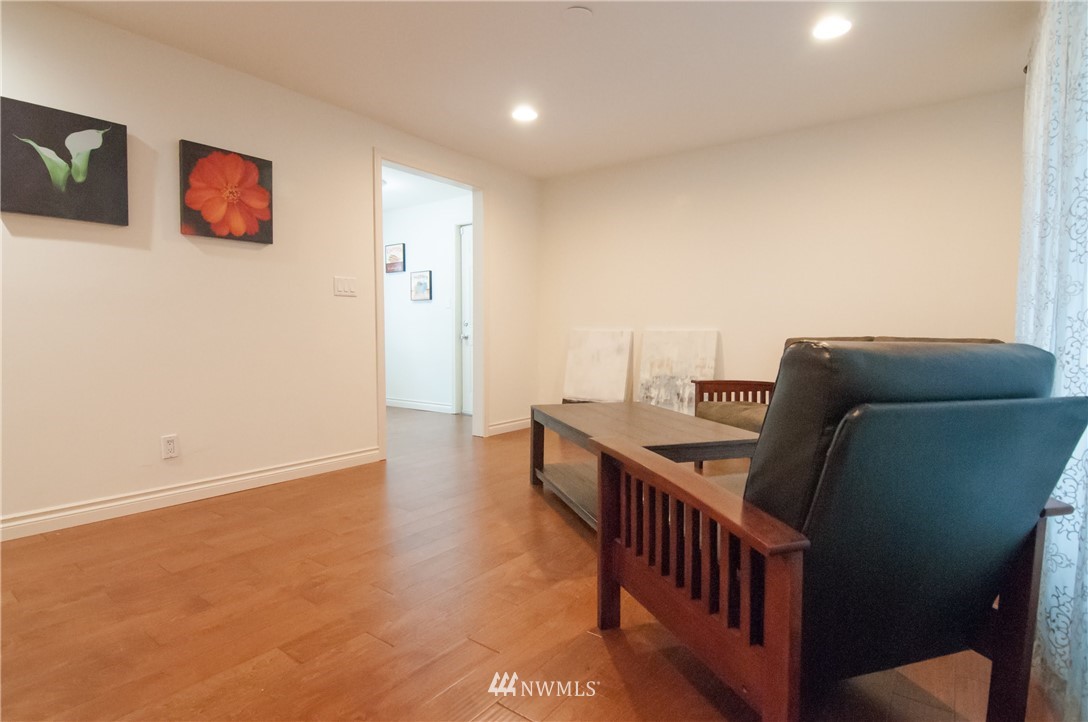 3404 Northeast 6th Street Renton, WA 98056 - Photo 7 of 15