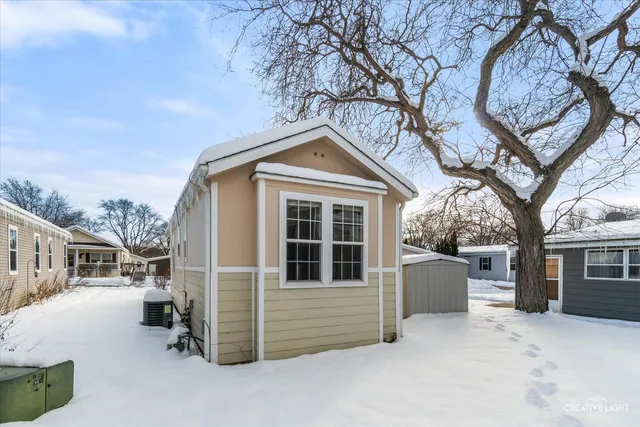 $34,900 | 192 Parkwood Road, Elgin, IL 60123