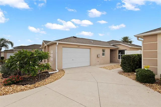 $364,000 | 1963 Ladyfish Avenue, The Villages, FL 32162