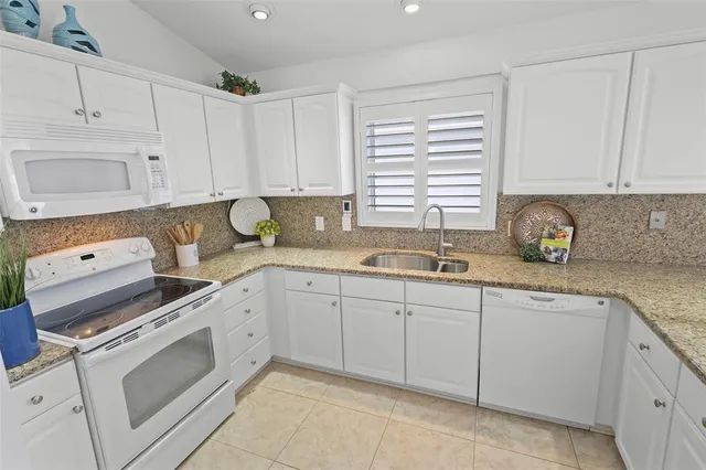 $364,000 | 1963 Ladyfish Avenue, The Villages, FL 32162