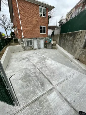 $3,500 | 33-08 Francis Lewis Boulevard | Auburndale