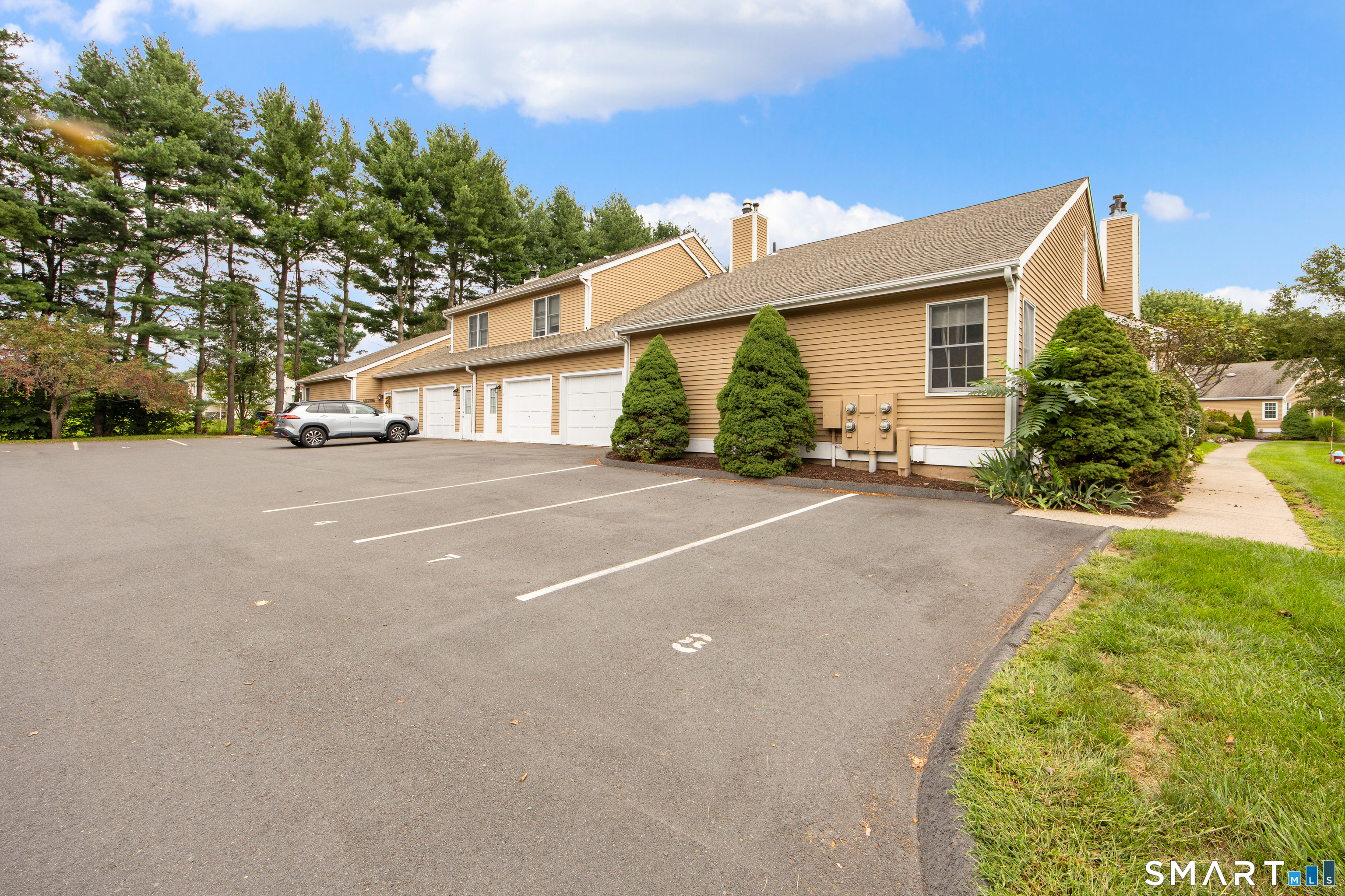 697 South End Road, Unit 8 Southington, CT 06479 - Photo 32 of 34 Gallery Image 32