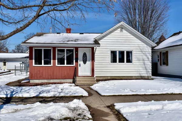 $215,000 | 518 West Wabasha Street, Winona, MN 55987