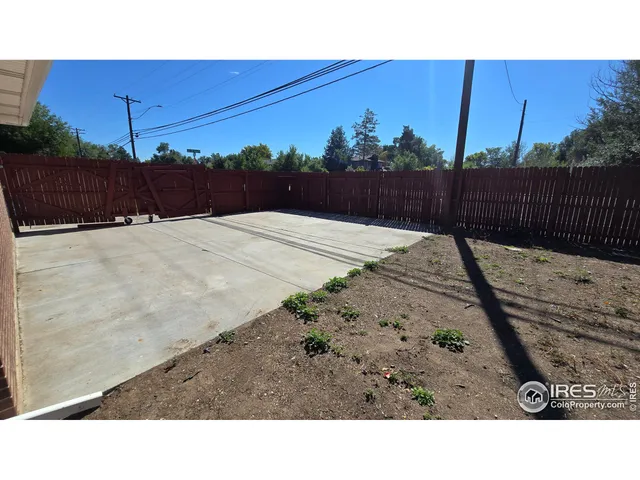 a black and white photo of a house