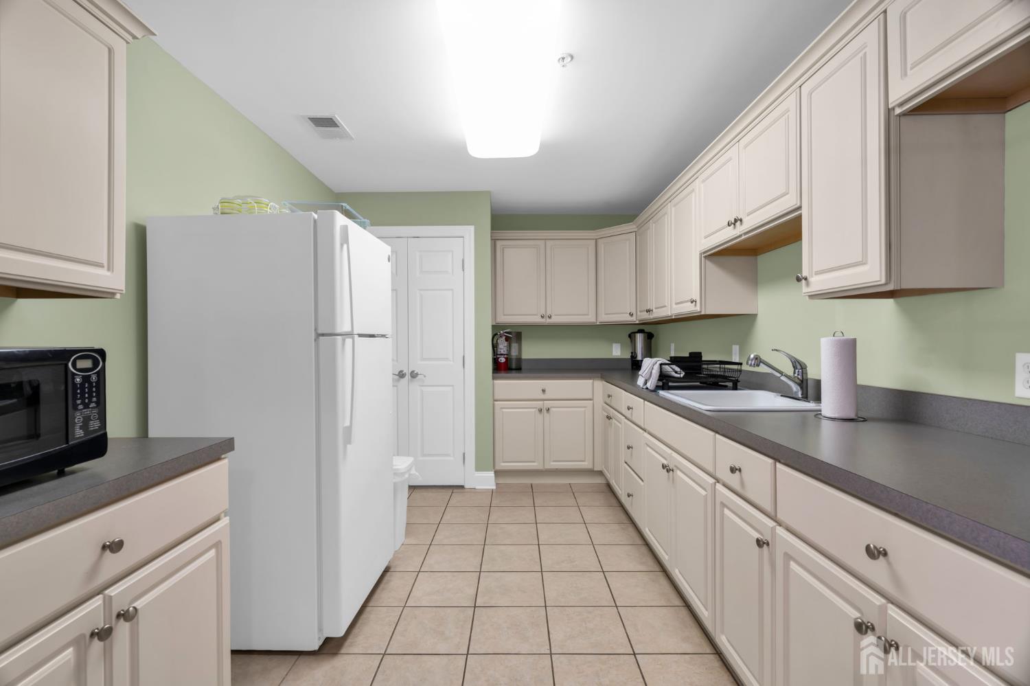 49 Liddle Avenue Edison, NJ 08837 - Photo 17 of 22