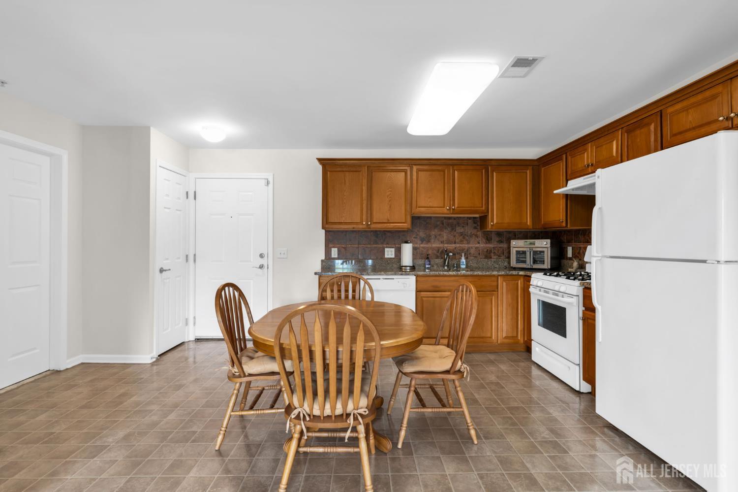 49 Liddle Avenue Edison, NJ 08837 - Photo 4 of 22