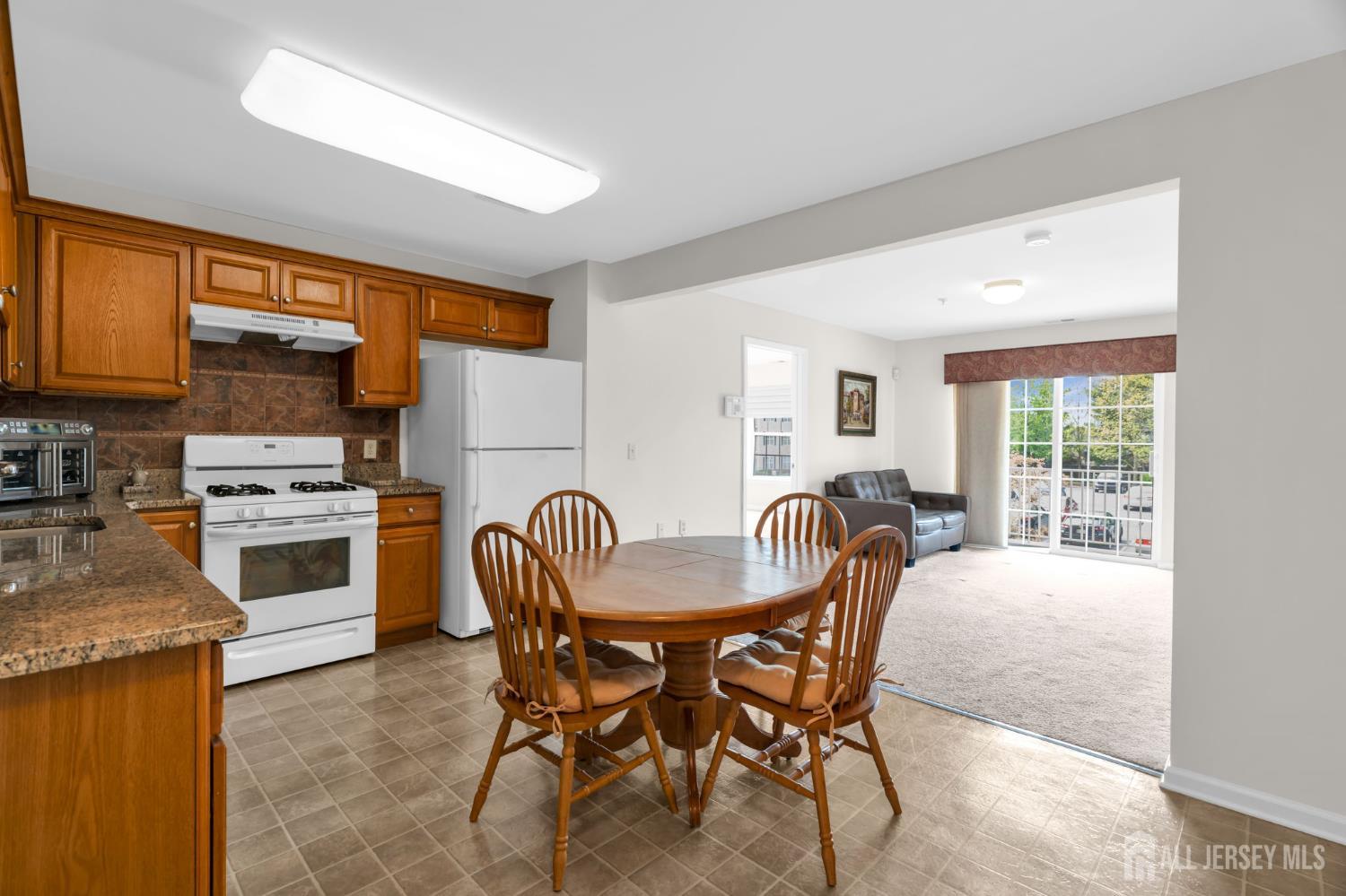 49 Liddle Avenue Edison, NJ 08837 - Photo 5 of 22