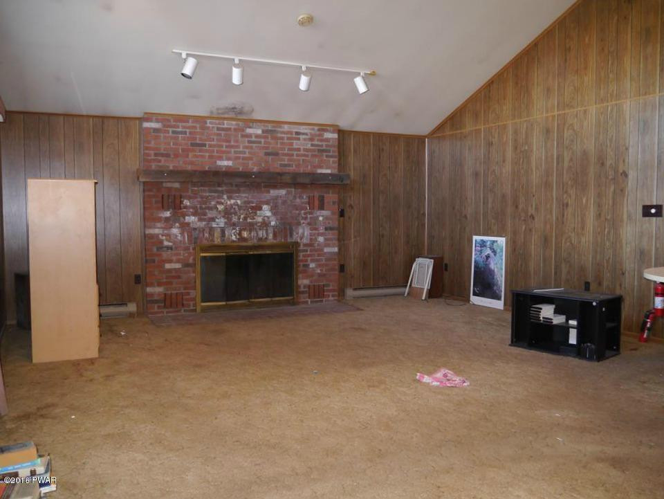 317 Leonard Road Pleasant Mount, PA 18453 - Photo 3 of 24 Living Room