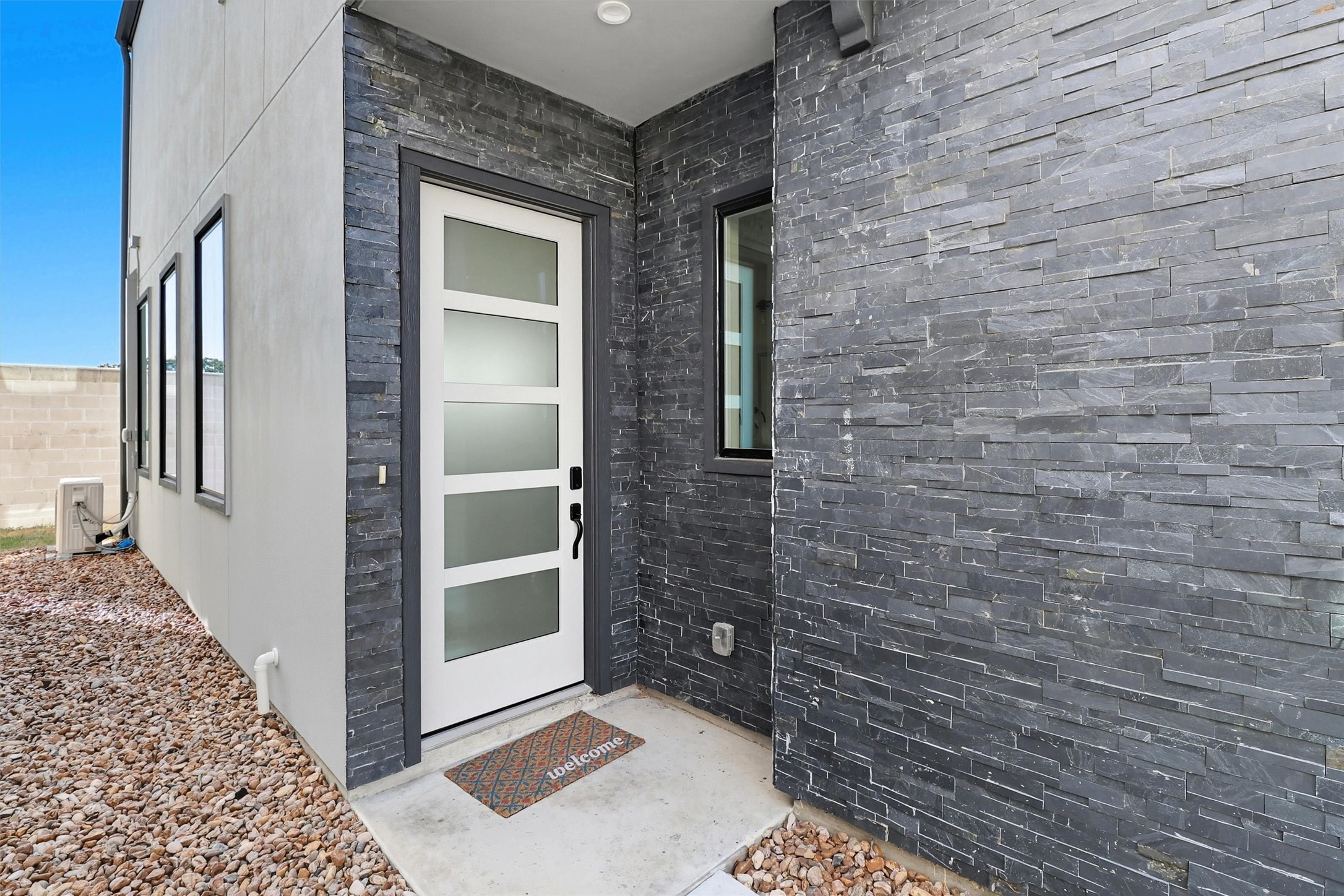 2939 El Fenice Lane Houston, TX 77057 - Photo 12 of 48 a bathroom with a shower