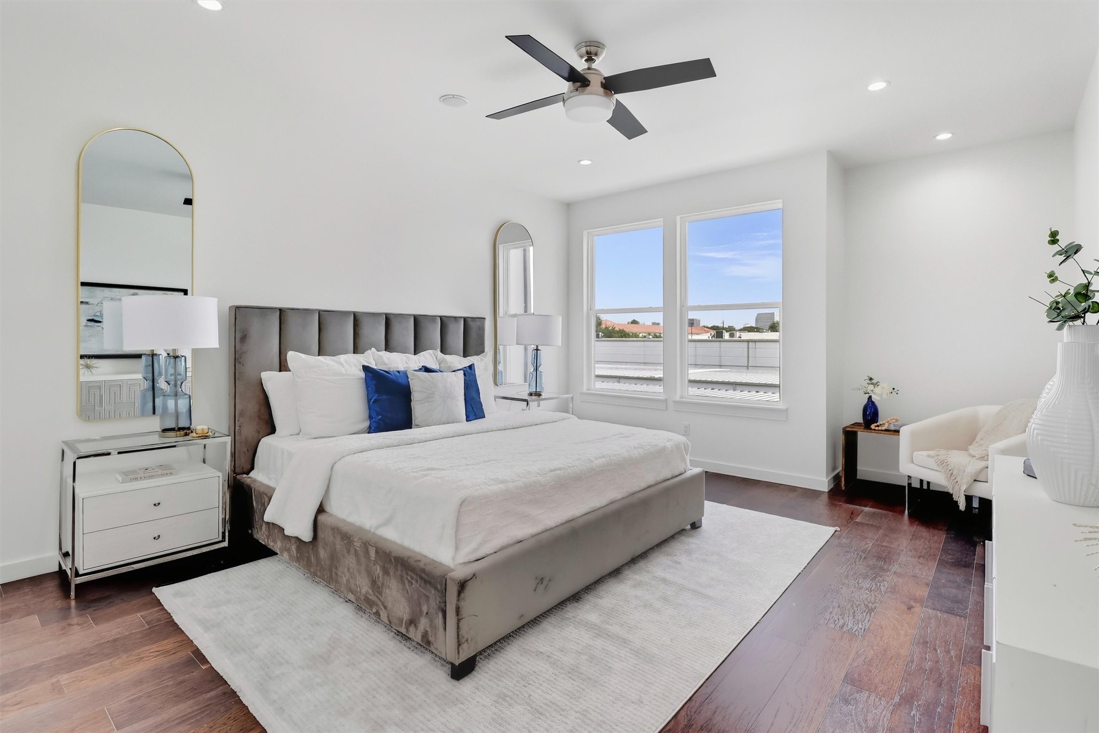 2939 El Fenice Lane Houston, TX 77057 - Photo 8 of 48 a spacious bedroom with a bed and a window