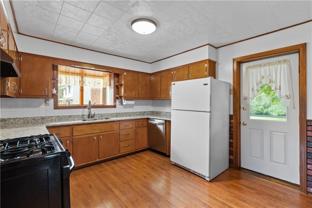 520 Edgeview Road Lower Burrell, PA 15068 - Photo 9 of 21 Gallery Image 9