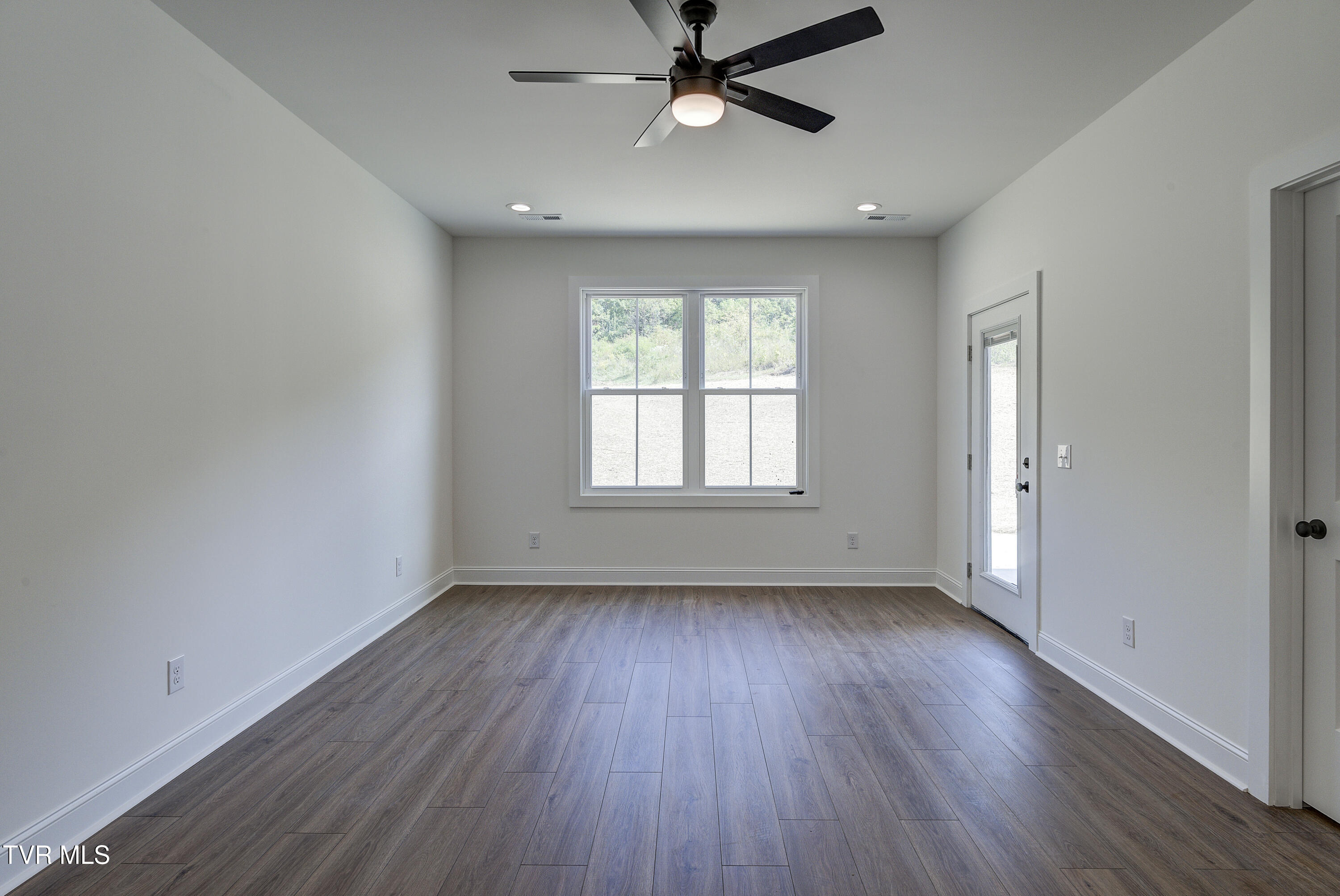 845 Granby Road Kingsport, TN 37660 - Photo 4 of 5 845Granby--25