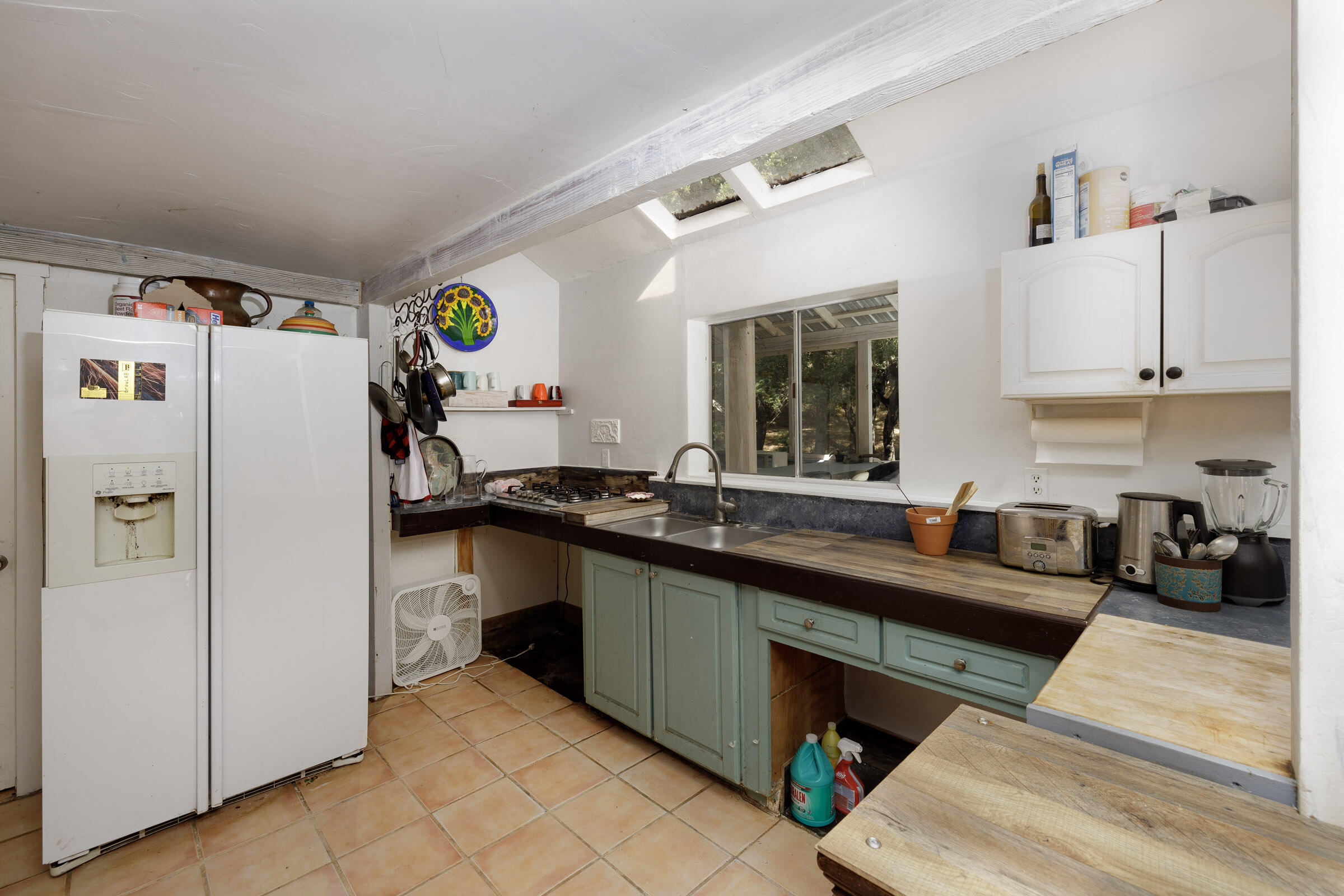 800 Toro Canyon Road Santa Barbara, CA 93108 - Photo 5 of 27 Northern Cabin Kitchen