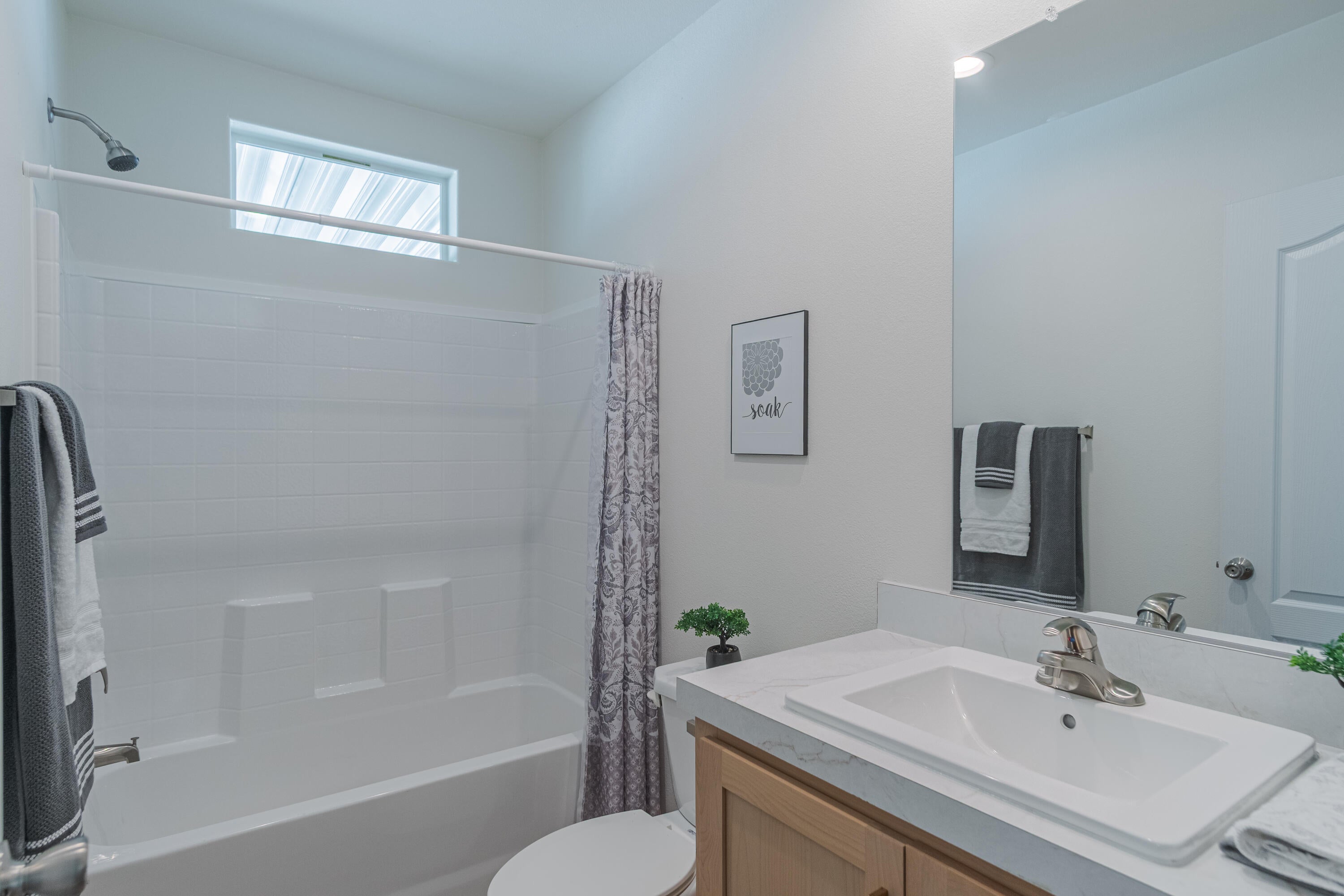 300 Luman Road, Unit 206 Phoenix, OR 97535 - Photo 12 of 40 OR206-12