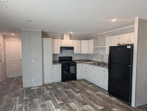 $73,900 | 111 Flat Rock Road, Unit 16, Bellevue, OH 44811