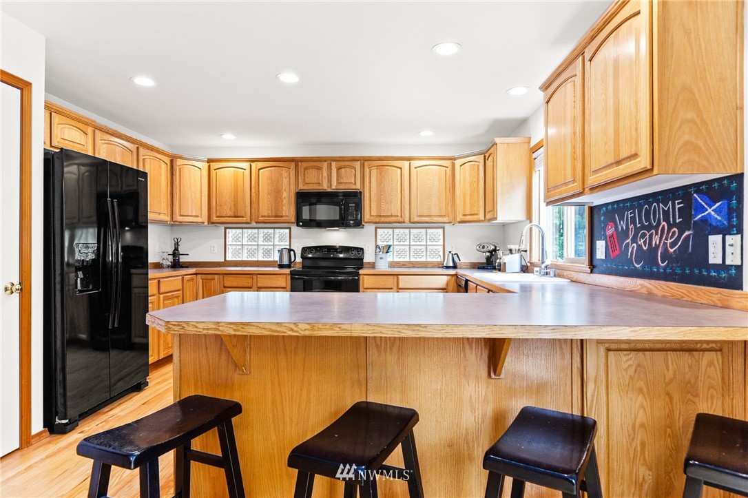15295 Bandix Road Southeast Olalla, WA 98359 - Photo 11 of 40 Gallery Image 11