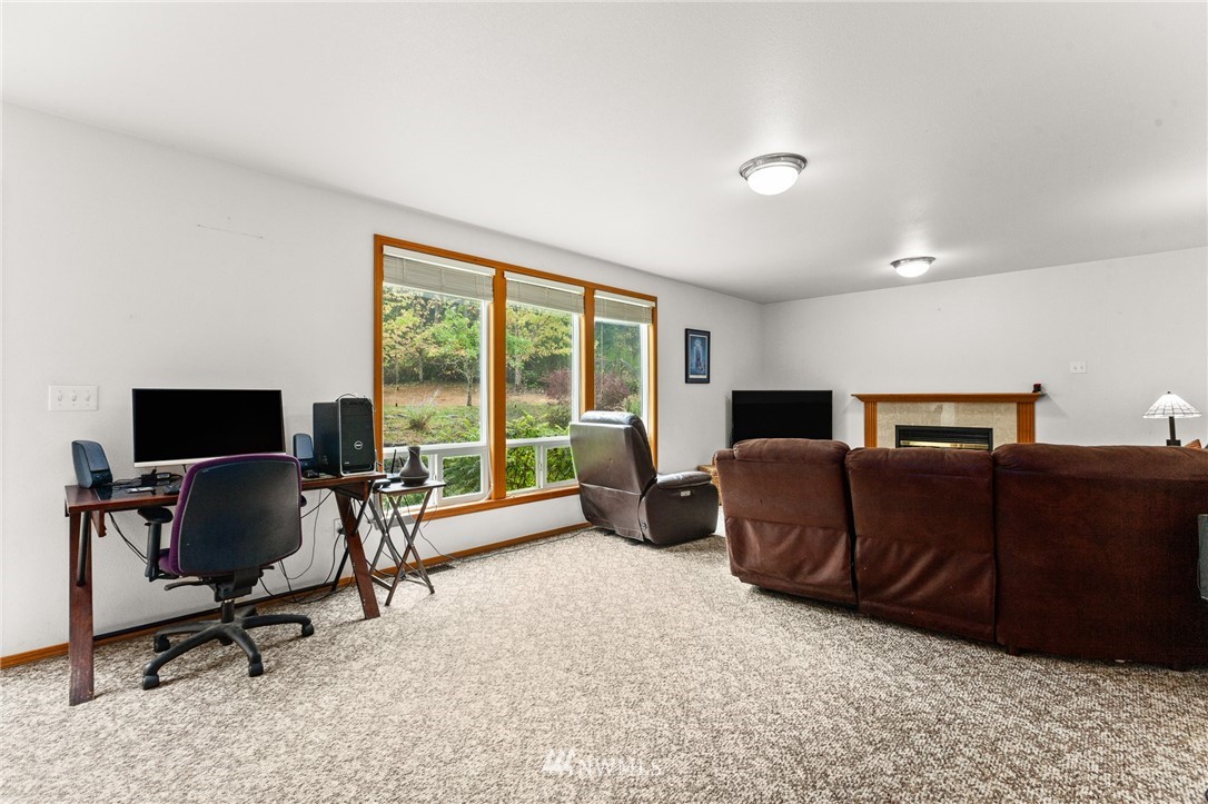 15295 Bandix Road Southeast Olalla, WA 98359 - Photo 3 of 40 Gallery Image 3