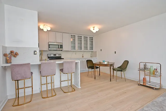 $475,000 | 960 Shorepoint Court, Unit 215, Alameda, CA 94501