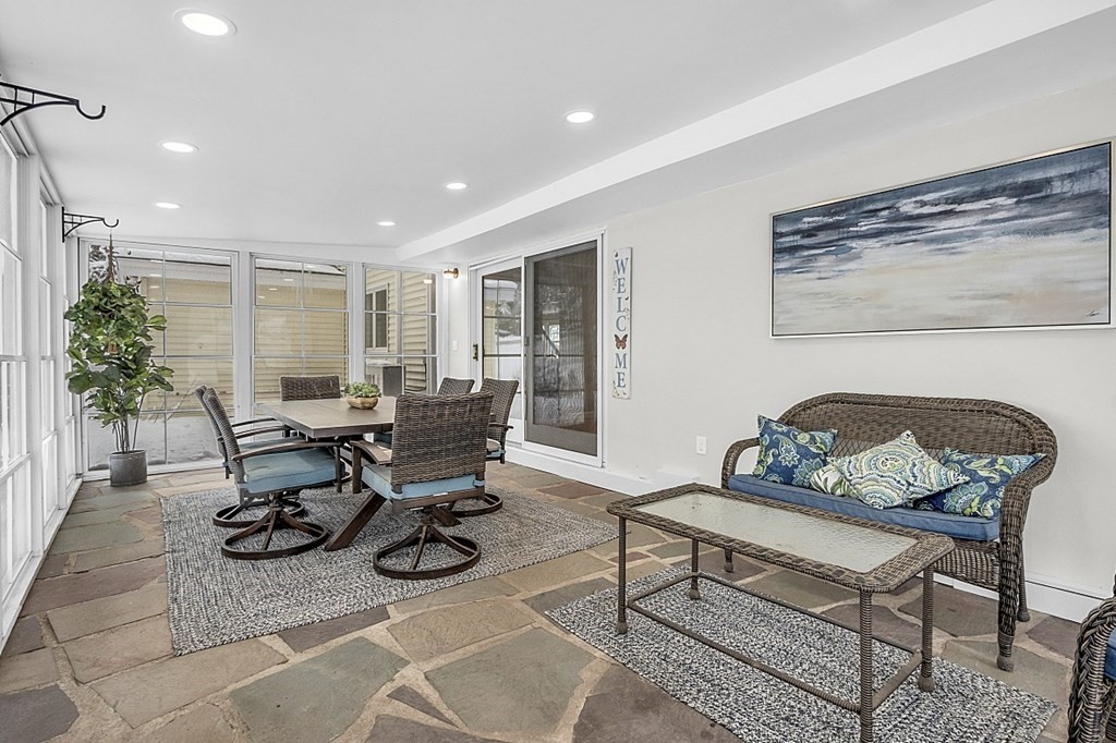 25 Ansie Road Chelmsford, MA 01824 - Photo 38 of 41 a living room with furniture