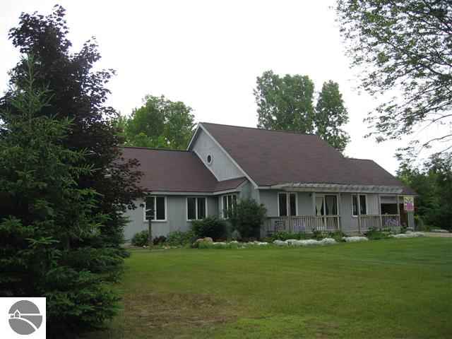 10516 Diamond Park Road Interlochen, MI 49643 - Photo 52 of 57 1744814-51.JPG