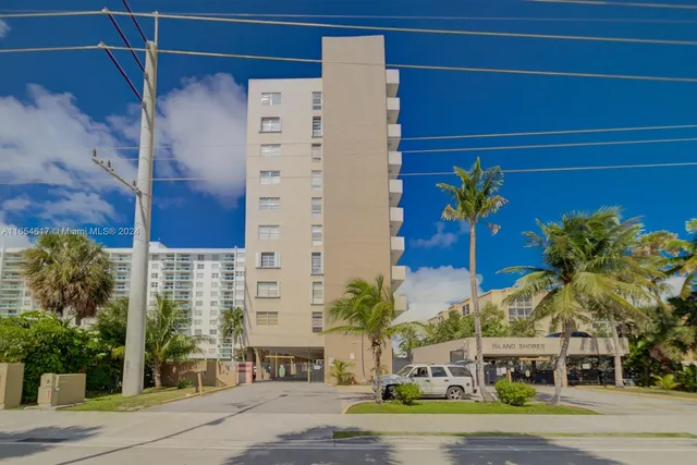 $200,000 | 2903 North Miami Beach Boulevard, Unit 1006, North Miami Beach, FL 33160