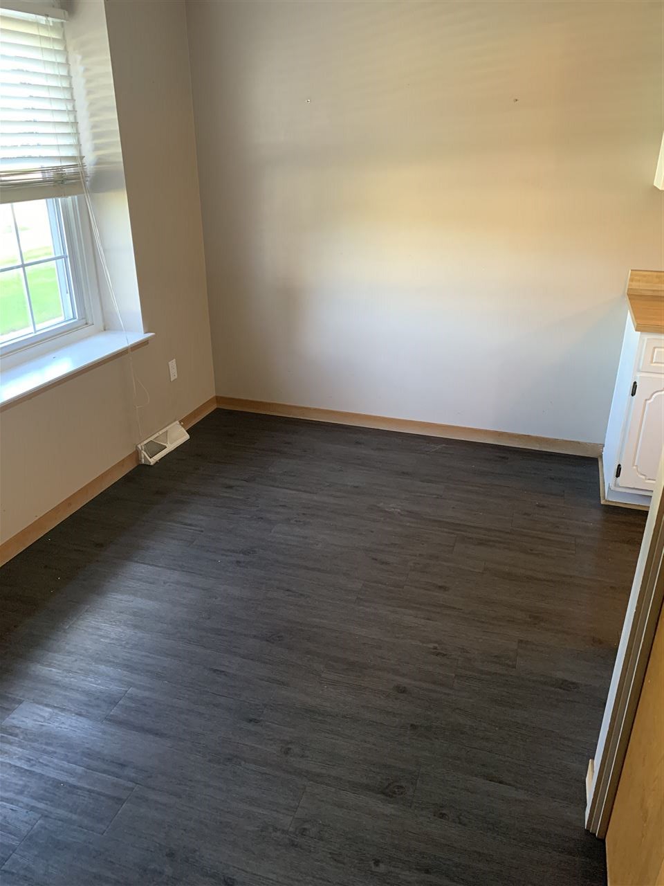 31051 Hoover Road Warren, MI 48093 - Photo 7 of 29
