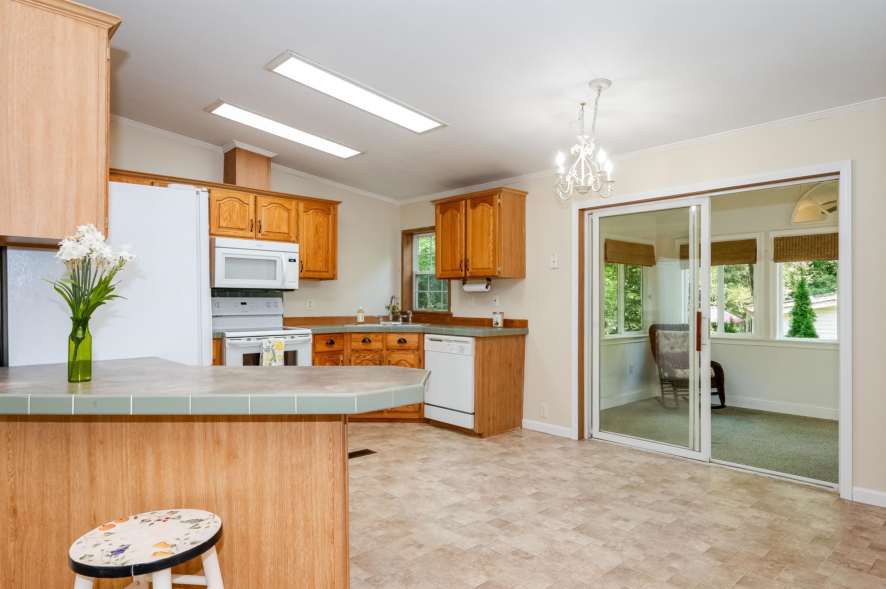 98 Eagle Drive Rochester, NH 03868 - Photo 2 of 35