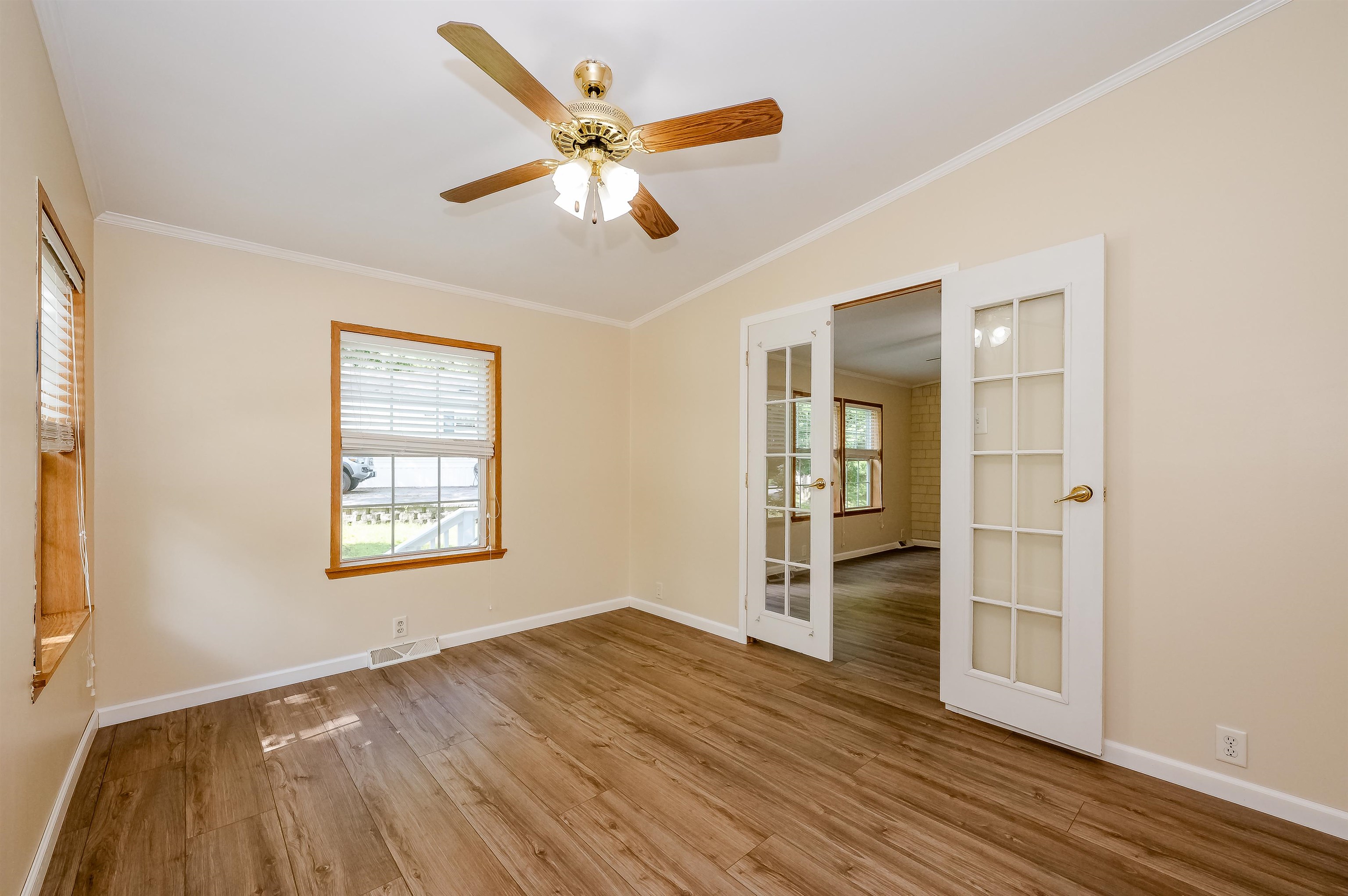 98 Eagle Drive Rochester, NH 03868 - Photo 3 of 35