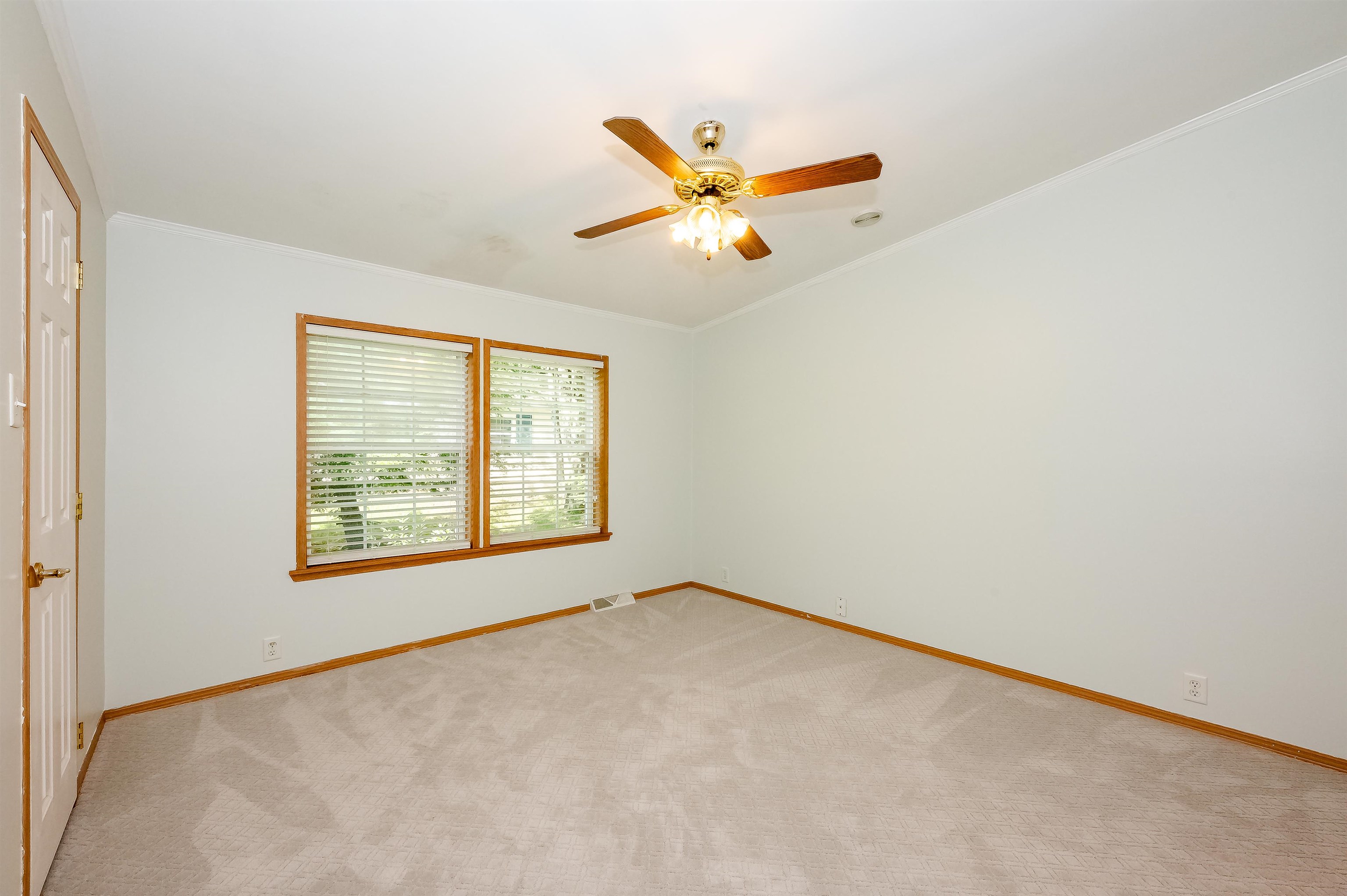 98 Eagle Drive Rochester, NH 03868 - Photo 5 of 35