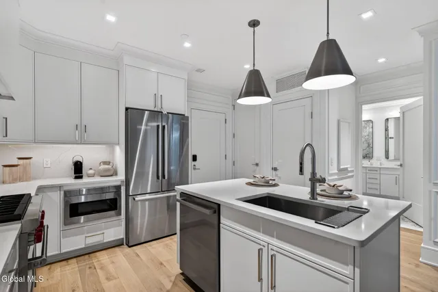 $1,025,000 | 19 Washington Street, Unit 452 B3, Saratoga Springs, NY 12866