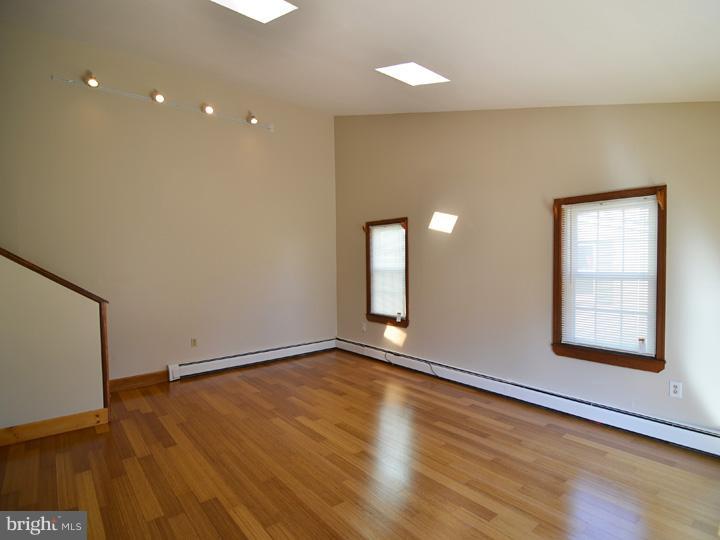 848 Upton Road Aston, PA 19014 - Photo 11 of 25 Dining Room