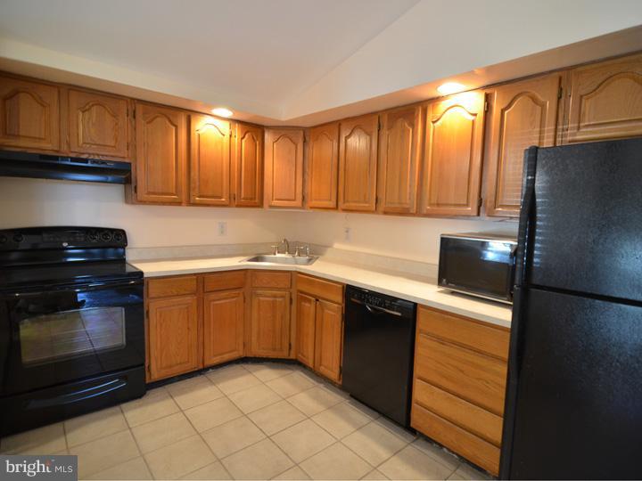 848 Upton Road Aston, PA 19014 - Photo 14 of 25 Kitchen