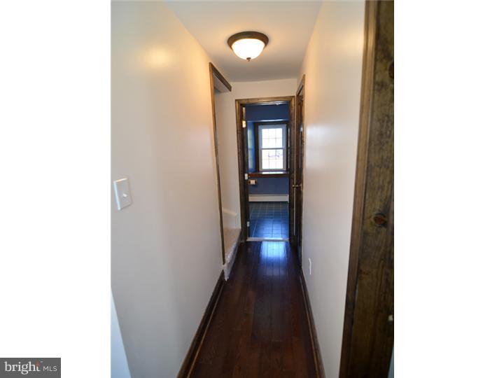 848 Upton Road Aston, PA 19014 - Photo 15 of 25 Hallway