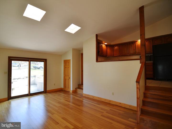 848 Upton Road Aston, PA 19014 - Photo 10 of 25 Dining Room