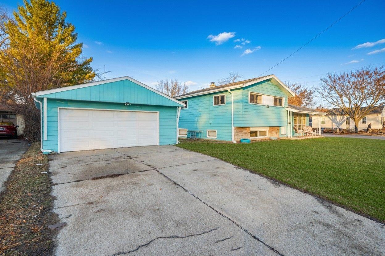 3500 21st Street Racine, WI 53405 - Photo 2 of 34 1.5