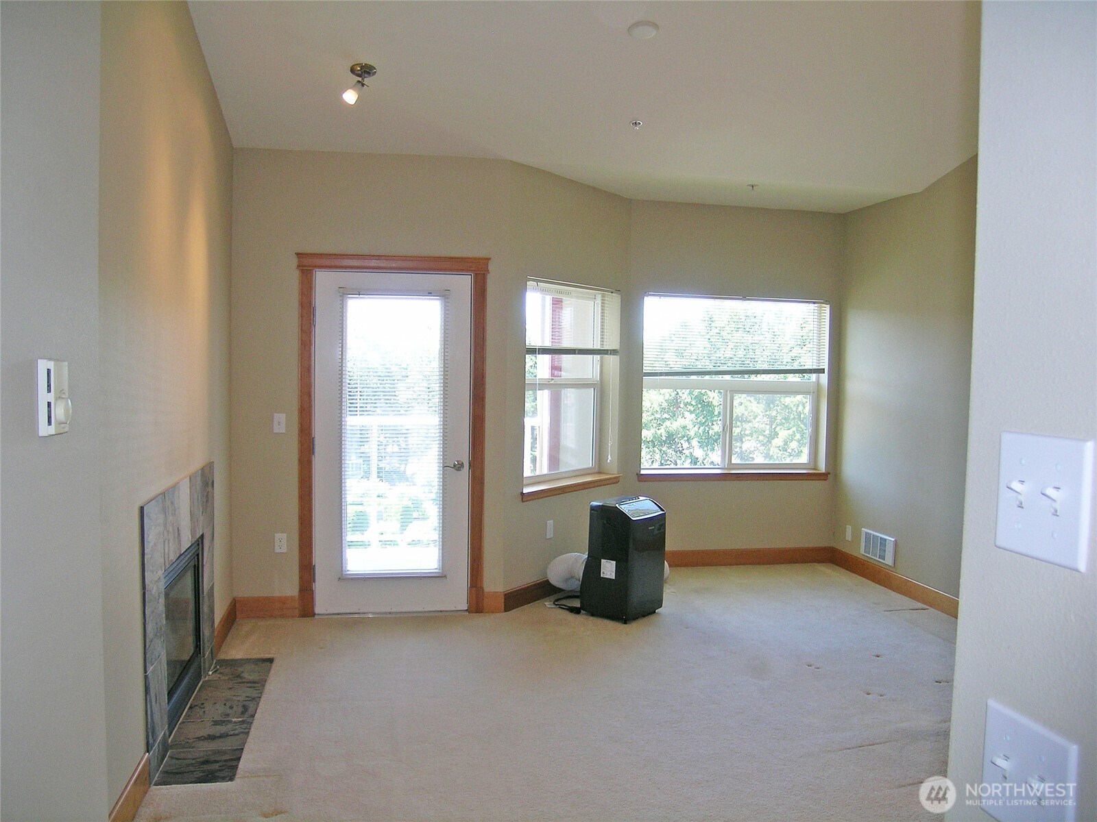 255 West Bakerview Road, Unit 401 Bellingham, WA 98226 - Photo 3 of 23