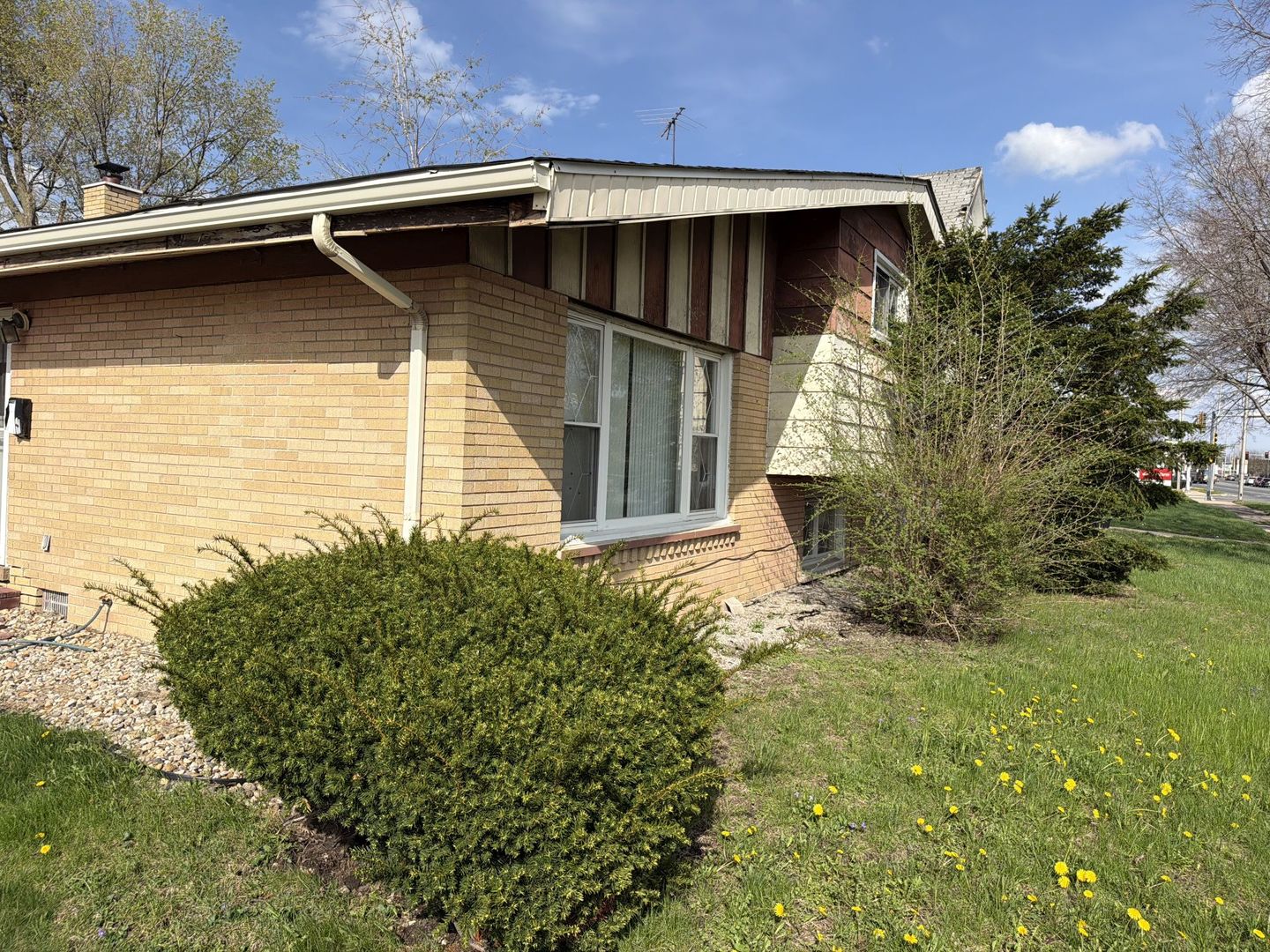 18019 Ravisloe Terrace Country Club Hills, IL 60478 - Photo 2 of 24