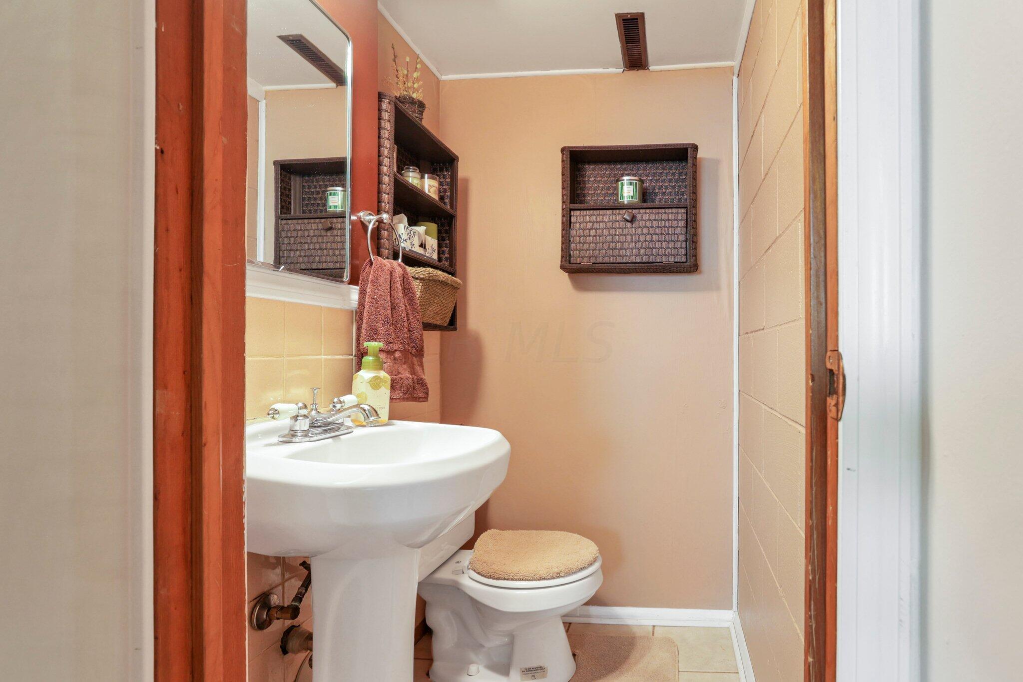 5213 Fairlane Road Columbus, OH 43207 - Photo 25 of 39 Lower Level Half Bathroom