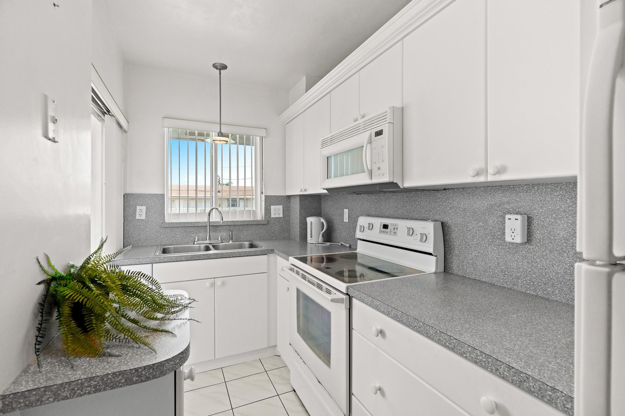 2100 Northeast 38th Street, Unit 243 Lighthouse Point, FL 33064 - Photo 12 of 42 Photo 12