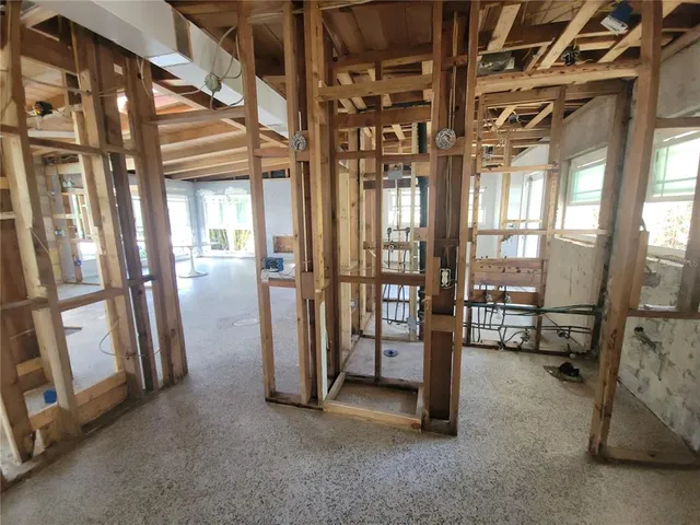 a view of livingroom with furniture