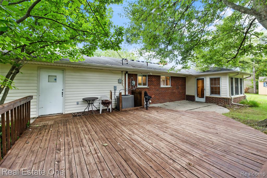 28257 New Castle Road Farmington Hills, MI 48331 - Photo 28 of 32