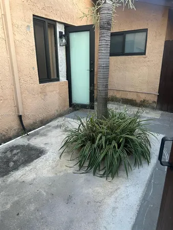$1,500 | 1115 Southwest 136th Place, Unit 2, Miami, FL 33184