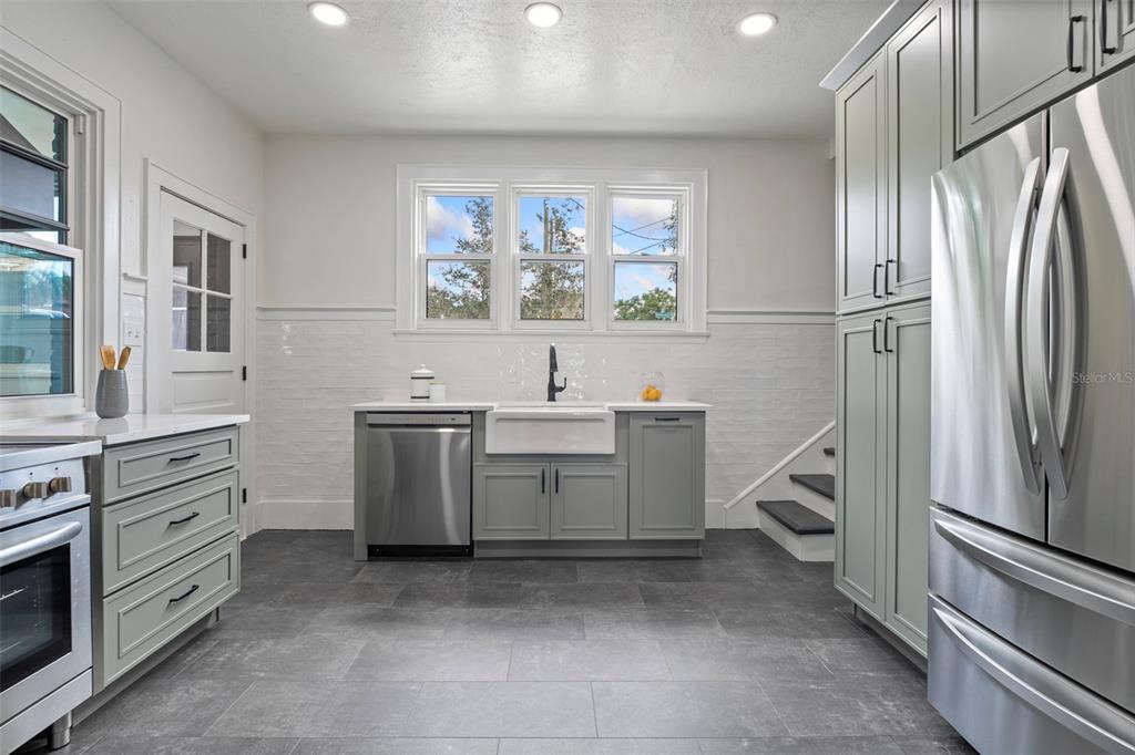 1689 Lakeshore Drive Eustis, FL 32726 - Photo 29 of 76